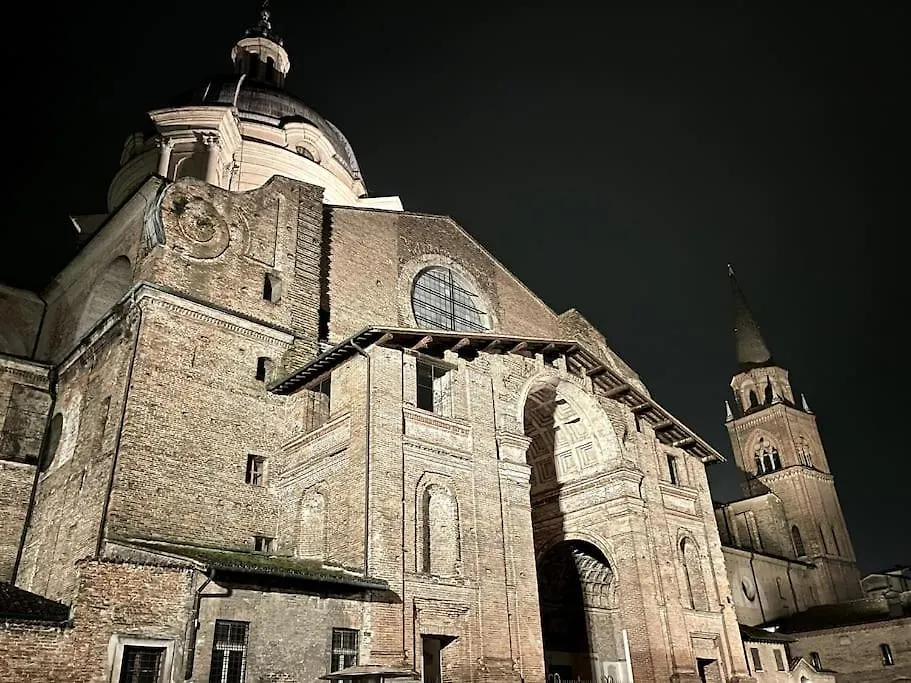 Appartamento Wonderful Central Apartment! Mantova Italia